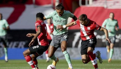  南安普敦青年军客场不敌经验老道的布莱顿