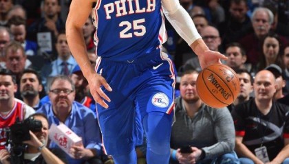  米切尔压哨跳投骑士双加时险胜尼克斯豪取六连胜