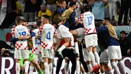  德甲揭幕战上演进球大战创纪录  