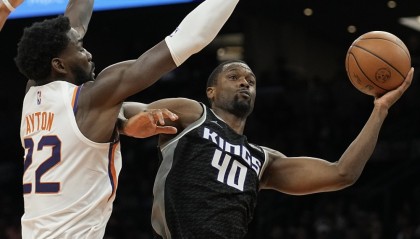  布克40分太阳送快船三连败  