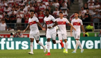  比勒菲尔德替补奇兵，德甲保级关键战收获宝贵平局