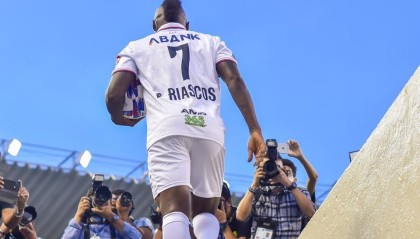  洛里昂旧将回归救主，替补登场上演梅开二度  