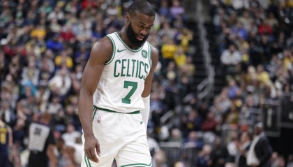  杰伦布朗火力全开凯尔特人大胜黄蜂