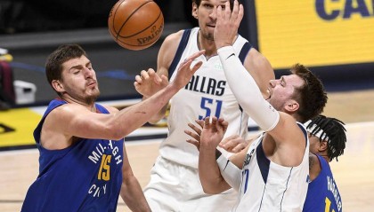  约基奇统治内线掘金轻取马刺延续不败神话