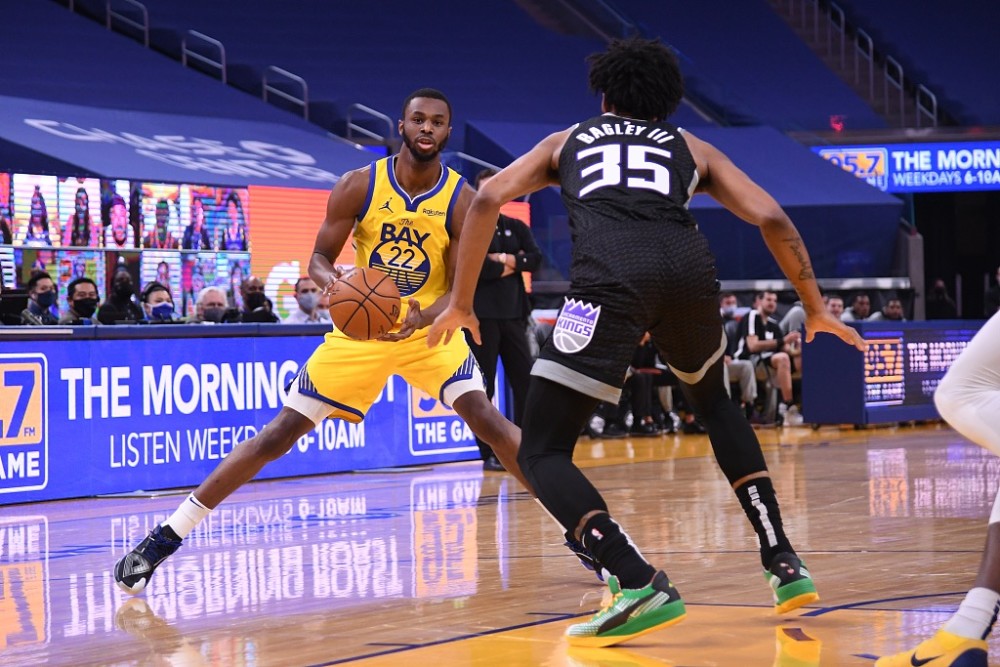  库里单场命中12记三分勇士大胜开拓者迎四连胜