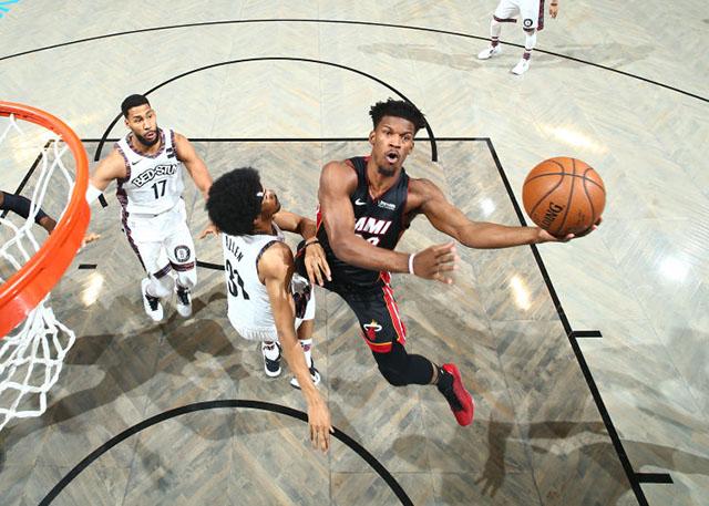  科雷兹两度落后两度扳平，坚韧表现赢得满堂喝彩