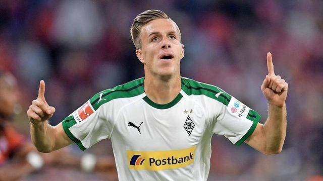  西汉姆联定位球战术奏效，客场艰难拿下三分