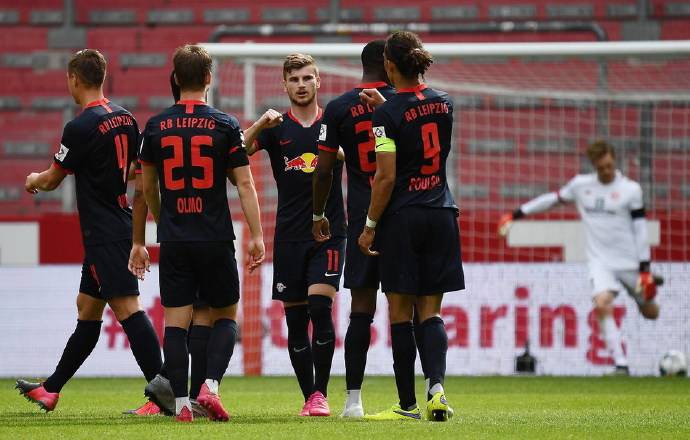  莱比锡红牛锋线哑火零封沃尔夫斯堡取关键分