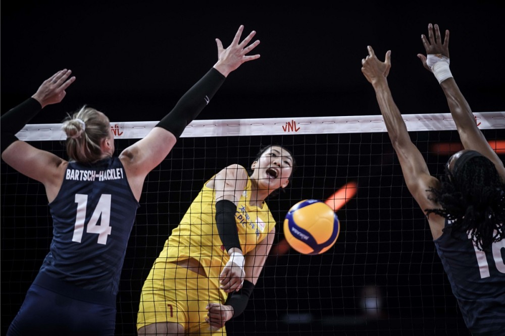  蓝鹰展翅翱翔榜首，拉齐奥完胜对手巩固领头羊位置