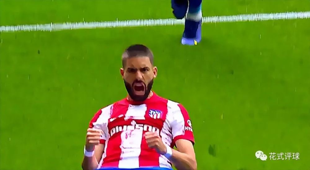  佛罗伦萨主场二比二憾平乌迪内斯，保级形势仍严峻  